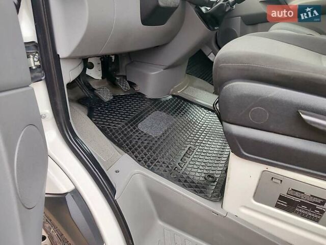 Белый Фольксваген Крафтер, объемом двигателя 2 л и пробегом 260 тыс. км за 21500 $, фото 22 на Automoto.ua