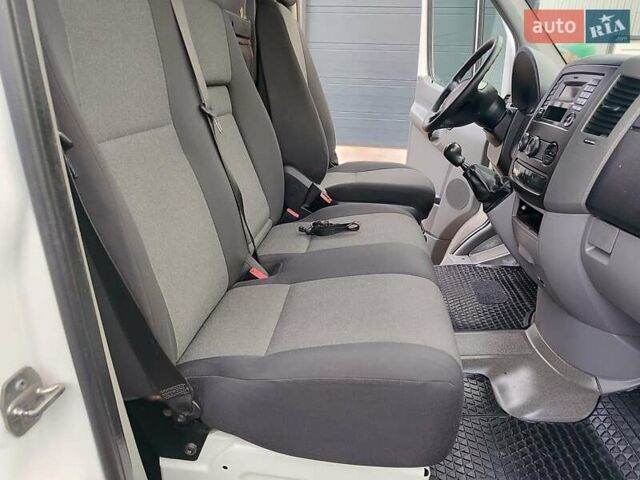 Белый Фольксваген Крафтер, объемом двигателя 2 л и пробегом 260 тыс. км за 21500 $, фото 19 на Automoto.ua