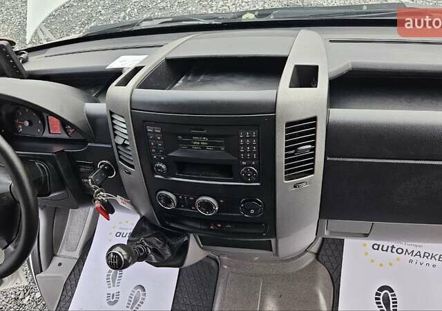 Білий Фольксваген Крафтєр, об'ємом двигуна 2 л та пробігом 181 тис. км за 17800 $, фото 35 на Automoto.ua