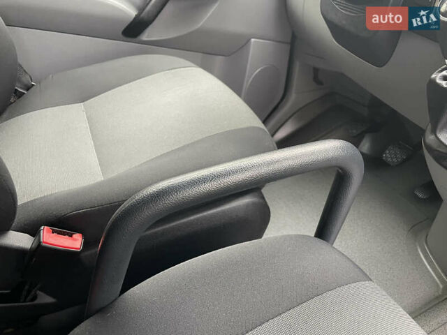 Белый Фольксваген Крафтер, объемом двигателя 2 л и пробегом 119 тыс. км за 22999 $, фото 57 на Automoto.ua