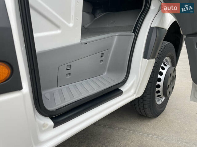 Белый Фольксваген Крафтер, объемом двигателя 2 л и пробегом 119 тыс. км за 22999 $, фото 65 на Automoto.ua