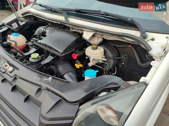 Белый Фольксваген Крафтер, объемом двигателя 2 л и пробегом 260 тыс. км за 21500 $, фото 25 на Automoto.ua