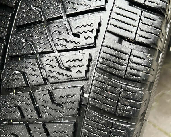 Белый Фольксваген Крафтер, объемом двигателя 1.97 л и пробегом 375 тыс. км за 25000 $, фото 2 на Automoto.ua