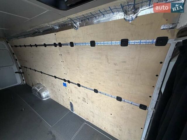 Белый Фольксваген Крафтер, объемом двигателя 1.97 л и пробегом 200 тыс. км за 21900 $, фото 54 на Automoto.ua