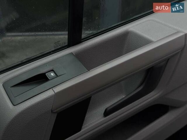 Белый Фольксваген Крафтер, объемом двигателя 1.97 л и пробегом 265 тыс. км за 19700 $, фото 43 на Automoto.ua