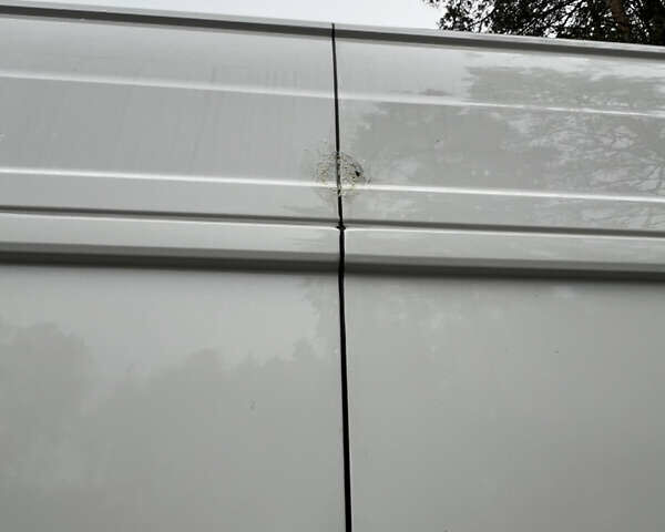 Белый Фольксваген Крафтер, объемом двигателя 1.97 л и пробегом 375 тыс. км за 25000 $, фото 9 на Automoto.ua