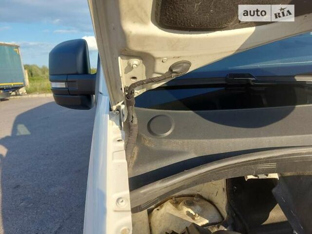 Белый Фольксваген Крафтер, объемом двигателя 2 л и пробегом 191 тыс. км за 21200 $, фото 11 на Automoto.ua