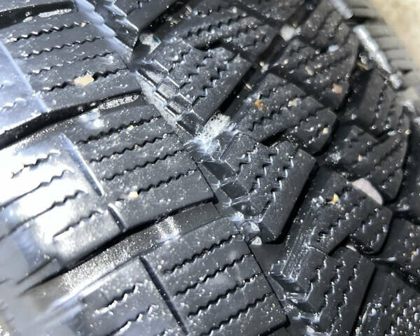 Белый Фольксваген Крафтер, объемом двигателя 1.97 л и пробегом 375 тыс. км за 25000 $, фото 1 на Automoto.ua