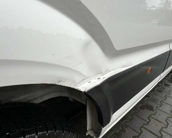 Белый Фольксваген Крафтер, объемом двигателя 1.97 л и пробегом 375 тыс. км за 25000 $, фото 6 на Automoto.ua