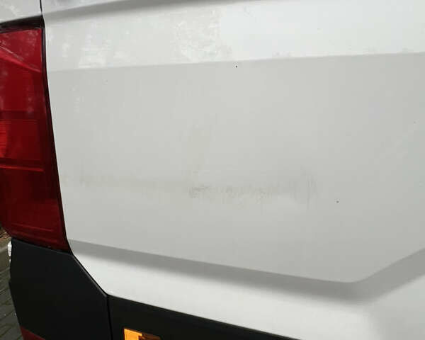 Белый Фольксваген Крафтер, объемом двигателя 1.97 л и пробегом 375 тыс. км за 25000 $, фото 5 на Automoto.ua