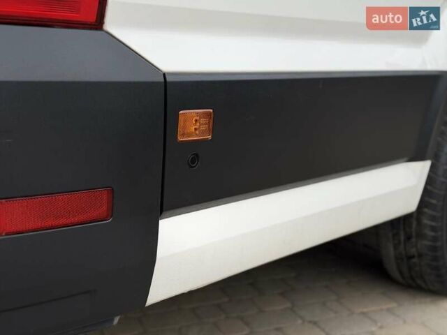 Белый Фольксваген Крафтер, объемом двигателя 1.97 л и пробегом 200 тыс. км за 21900 $, фото 19 на Automoto.ua