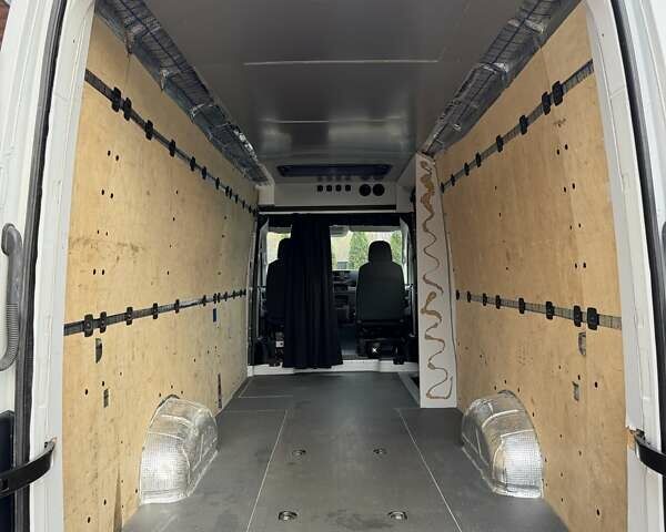 Белый Фольксваген Крафтер, объемом двигателя 1.97 л и пробегом 200 тыс. км за 21900 $, фото 68 на Automoto.ua