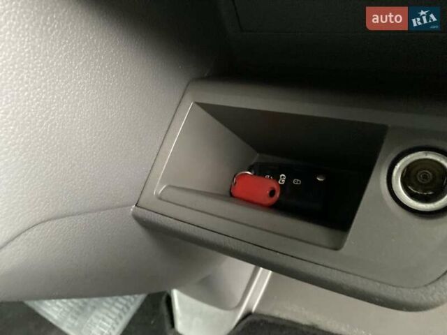 Белый Фольксваген Крафтер, объемом двигателя 2.08 л и пробегом 213 тыс. км за 18400 $, фото 39 на Automoto.ua