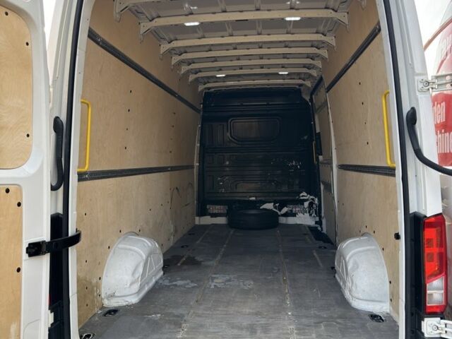 Белый Фольксваген Крафтер, объемом двигателя 2 л и пробегом 350 тыс. км за 23500 $, фото 4 на Automoto.ua