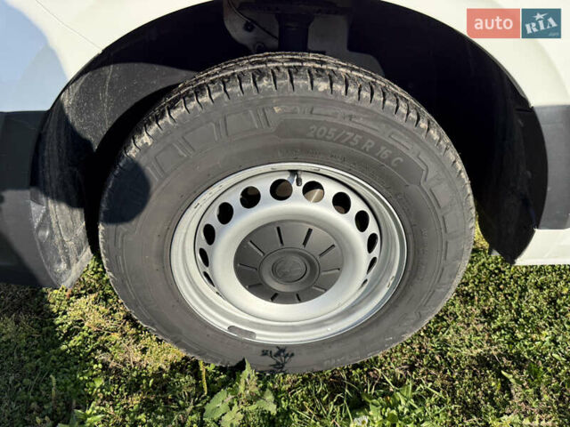 Белый Фольксваген Крафтер, объемом двигателя 0 л и пробегом 219 тыс. км за 24900 $, фото 10 на Automoto.ua