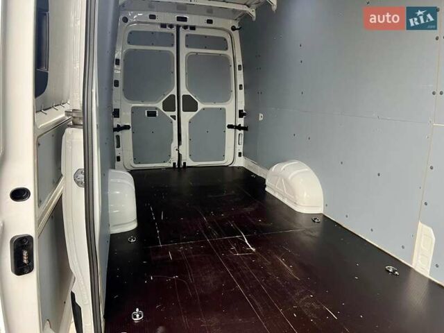 Белый Фольксваген Крафтер, объемом двигателя 2 л и пробегом 226 тыс. км за 22700 $, фото 28 на Automoto.ua