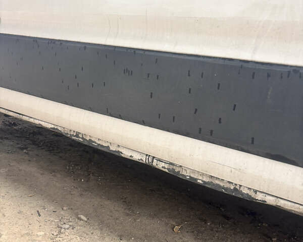 Белый Фольксваген Крафтер, объемом двигателя 2 л и пробегом 247 тыс. км за 20349 $, фото 6 на Automoto.ua