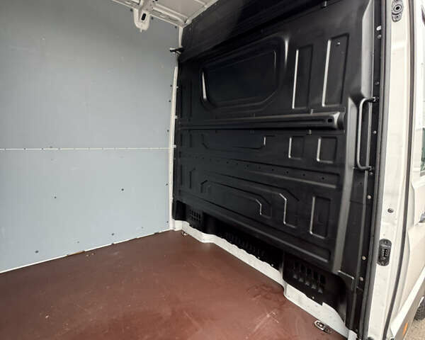 Белый Фольксваген Крафтер, объемом двигателя 1.97 л и пробегом 305 тыс. км за 23900 $, фото 32 на Automoto.ua