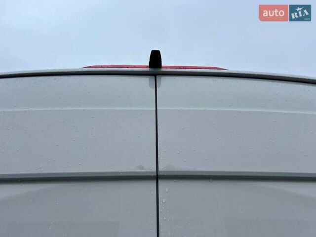 Белый Фольксваген Крафтер, объемом двигателя 2 л и пробегом 226 тыс. км за 22700 $, фото 30 на Automoto.ua