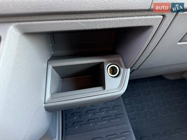 Белый Фольксваген Крафтер, объемом двигателя 0 л и пробегом 219 тыс. км за 24900 $, фото 58 на Automoto.ua