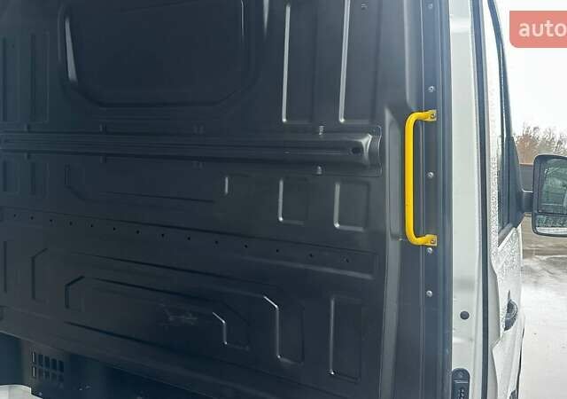 Белый Фольксваген Крафтер, объемом двигателя 2 л и пробегом 369 тыс. км за 21800 $, фото 14 на Automoto.ua