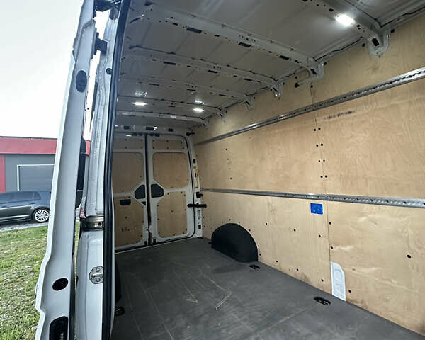 Білий Фольксваген Крафтєр, об'ємом двигуна 1.97 л та пробігом 268 тис. км за 21500 $, фото 30 на Automoto.ua