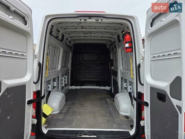 Білий Фольксваген Крафтєр, об'ємом двигуна 1.97 л та пробігом 257 тис. км за 17300 $, фото 15 на Automoto.ua