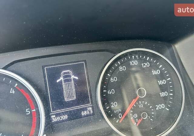 Белый Фольксваген Крафтер, объемом двигателя 2 л и пробегом 369 тыс. км за 21200 $, фото 8 на Automoto.ua