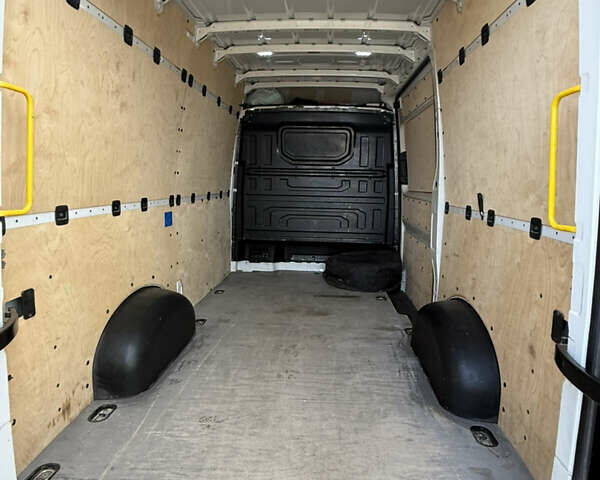 Білий Фольксваген Крафтєр, об'ємом двигуна 1.97 л та пробігом 278 тис. км за 19700 $, фото 17 на Automoto.ua