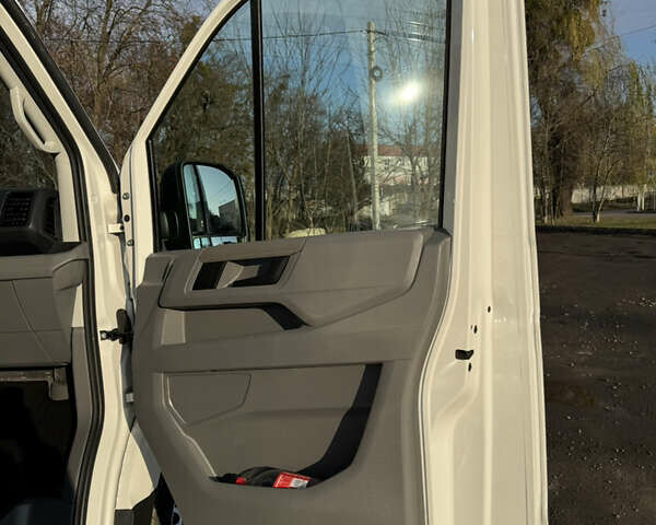 Білий Фольксваген Крафтєр, об'ємом двигуна 0 л та пробігом 350 тис. км за 23500 $, фото 18 на Automoto.ua