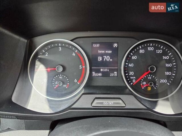 Білий Фольксваген Крафтєр, об'ємом двигуна 1.97 л та пробігом 257 тис. км за 17300 $, фото 22 на Automoto.ua