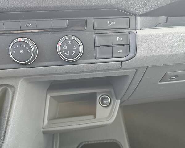 Білий Фольксваген Крафтєр, об'ємом двигуна 1.97 л та пробігом 138 тис. км за 28724 $, фото 52 на Automoto.ua