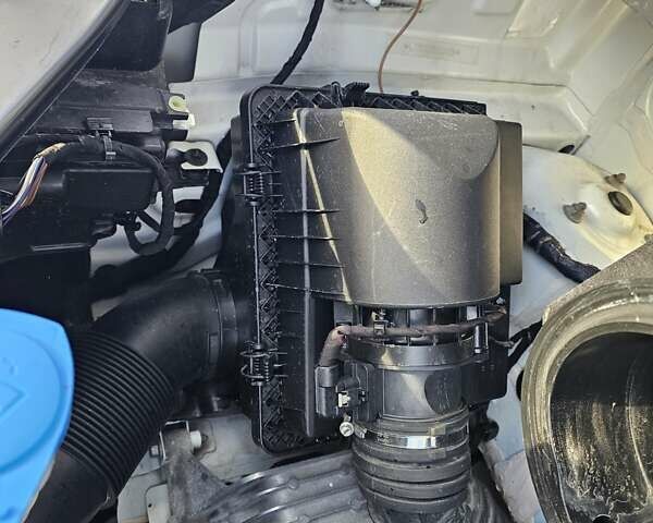 Білий Фольксваген Крафтєр, об'ємом двигуна 1.97 л та пробігом 138 тис. км за 28724 $, фото 16 на Automoto.ua