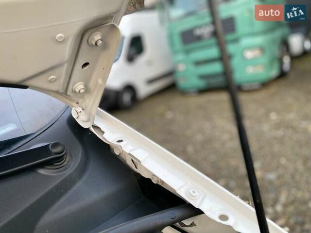 Белый Фольксваген Крафтер, объемом двигателя 2.08 л и пробегом 364 тыс. км за 21650 $, фото 75 на Automoto.ua