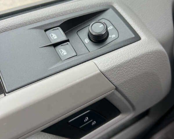 Белый Фольксваген Крафтер, объемом двигателя 2 л и пробегом 227 тыс. км за 22400 $, фото 14 на Automoto.ua