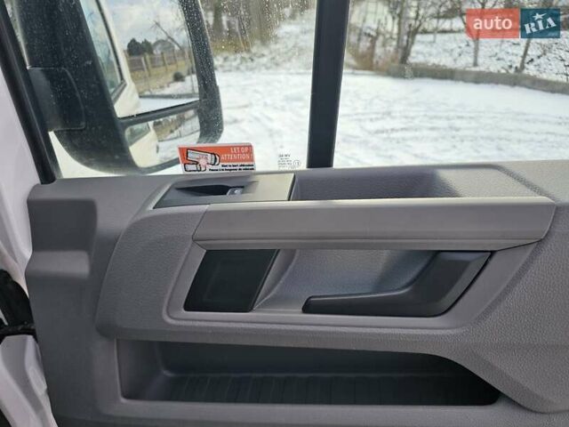 Білий Фольксваген Крафтєр, об'ємом двигуна 1.97 л та пробігом 138 тис. км за 28724 $, фото 5 на Automoto.ua