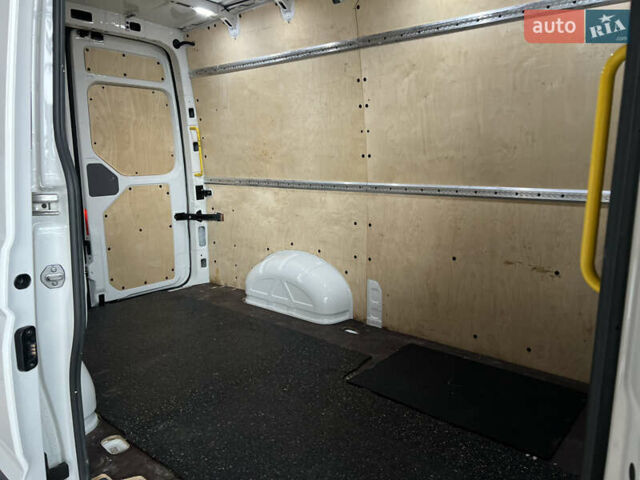 Белый Фольксваген Крафтер, объемом двигателя 2 л и пробегом 227 тыс. км за 22900 $, фото 24 на Automoto.ua