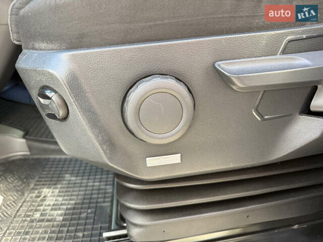 Белый Фольксваген Крафтер, объемом двигателя 1.97 л и пробегом 389 тыс. км за 20500 $, фото 9 на Automoto.ua