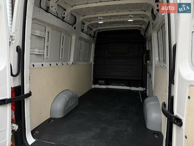 Белый Фольксваген Крафтер, объемом двигателя 2 л и пробегом 270 тыс. км за 19600 $, фото 50 на Automoto.ua