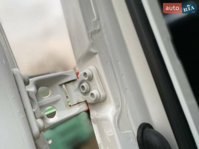 Белый Фольксваген Крафтер, объемом двигателя 2.08 л и пробегом 364 тыс. км за 21650 $, фото 44 на Automoto.ua