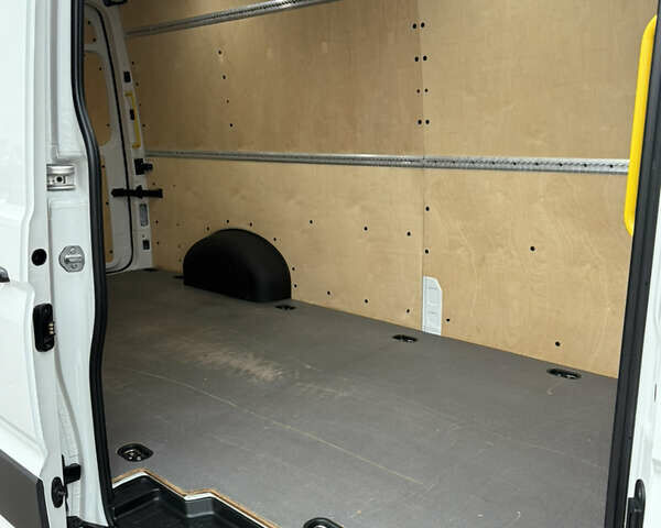 Белый Фольксваген Крафтер, объемом двигателя 2 л и пробегом 282 тыс. км за 26799 $, фото 113 на Automoto.ua