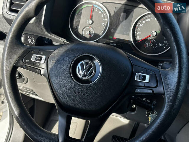 Білий Фольксваген Крафтєр, об'ємом двигуна 0 л та пробігом 50 тис. км за 18000 $, фото 24 на Automoto.ua