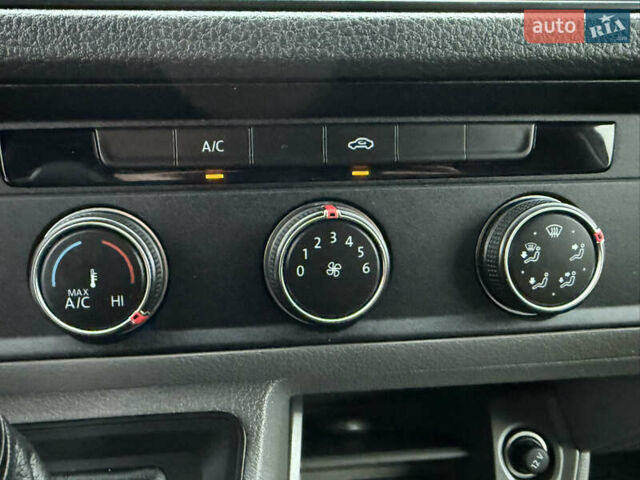 Белый Фольксваген Крафтер, объемом двигателя 2 л и пробегом 282 тыс. км за 26799 $, фото 76 на Automoto.ua