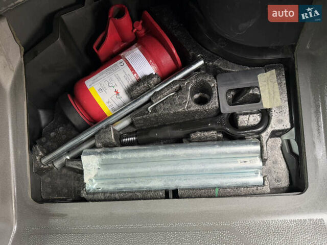 Белый Фольксваген Крафтер, объемом двигателя 2 л и пробегом 239 тыс. км за 27999 $, фото 68 на Automoto.ua