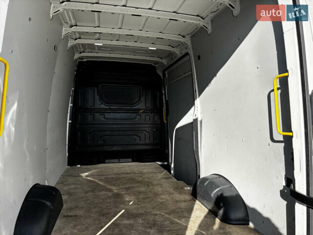 Білий Фольксваген Крафтєр, об'ємом двигуна 0 л та пробігом 50 тис. км за 18000 $, фото 39 на Automoto.ua