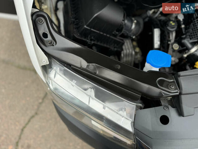 Белый Фольксваген Крафтер, объемом двигателя 1.97 л и пробегом 180 тыс. км за 26500 $, фото 88 на Automoto.ua