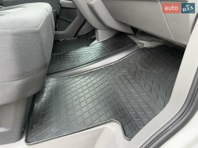 Фольксваген Крафтер 2021 в Луцке на Automoto.ua Белый Фольксваген Крафтер, объемом двигателя 2 л и пробегом 219 тыс. км за 21300 $, фото 39 на Automoto.ua