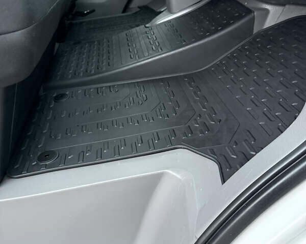 Белый Фольксваген Крафтер, объемом двигателя 2 л и пробегом 282 тыс. км за 26799 $, фото 95 на Automoto.ua