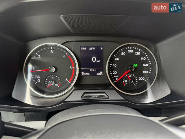 Белый Фольксваген Крафтер, объемом двигателя 2 л и пробегом 239 тыс. км за 27999 $, фото 81 на Automoto.ua