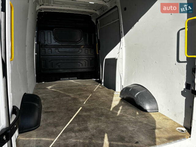 Білий Фольксваген Крафтєр, об'ємом двигуна 0 л та пробігом 50 тис. км за 18000 $, фото 37 на Automoto.ua